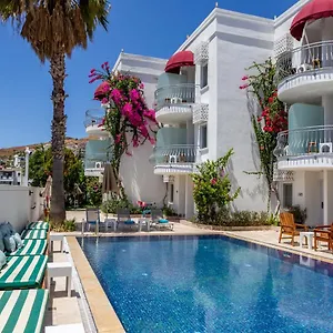 Otel La Brezza &